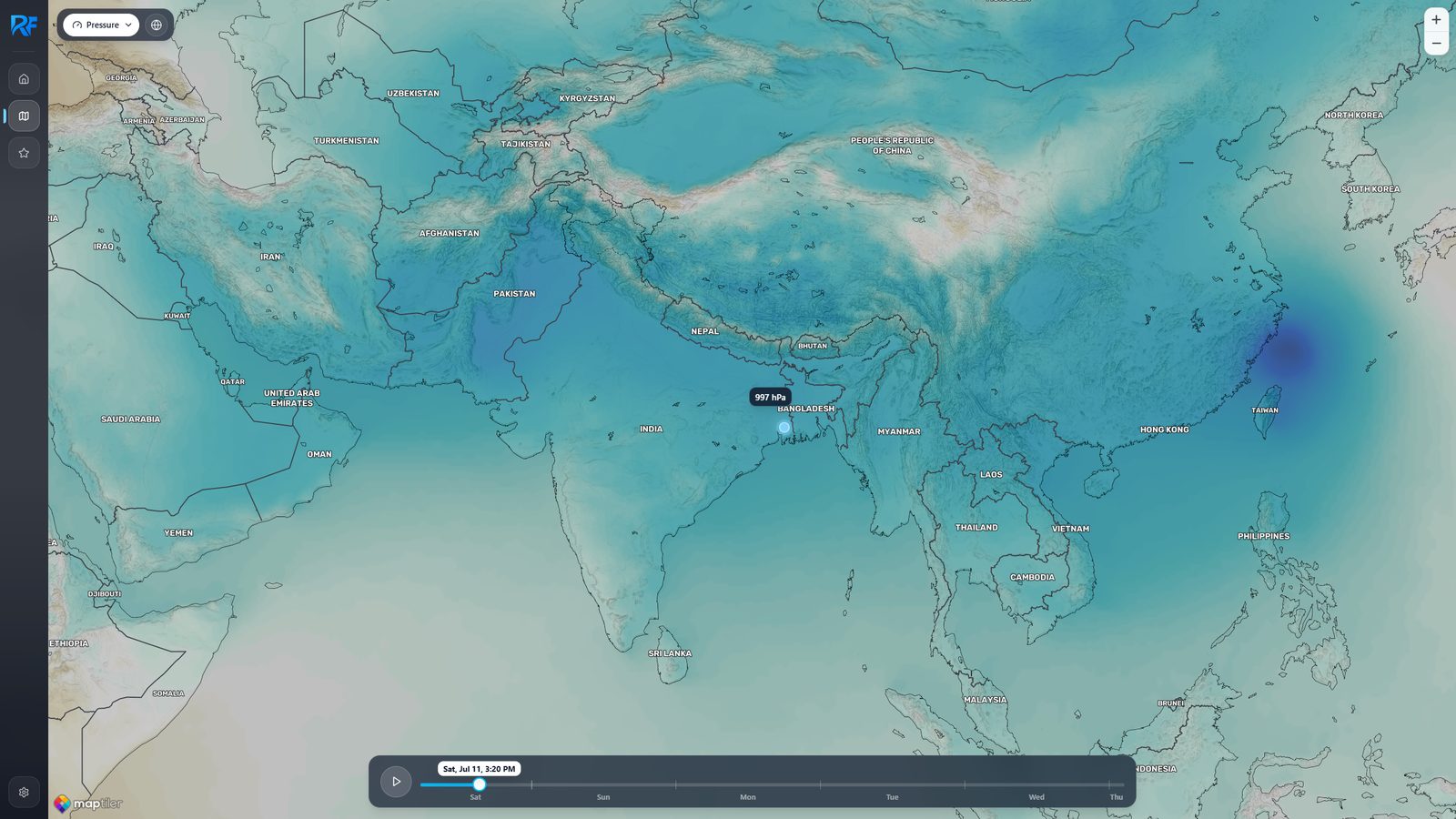 Pressure layer showing a broad field of atmospheric pressure with a readout of 997 hPa at the selected location